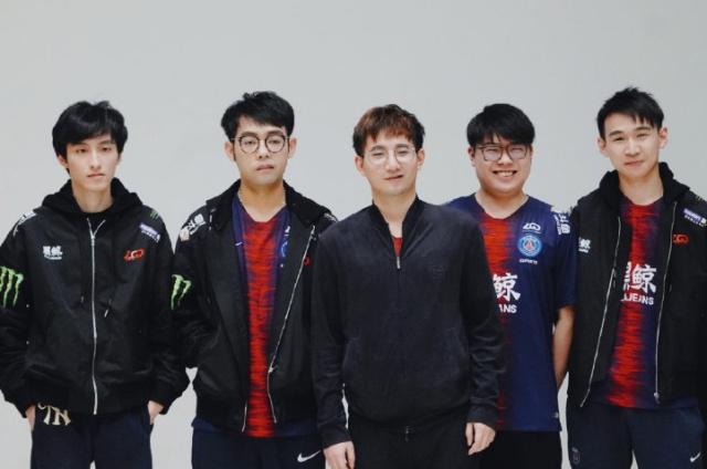 铜梁龙马钰钧庆祝冲超：和一群志同道合的兄弟取得伟大的成绩